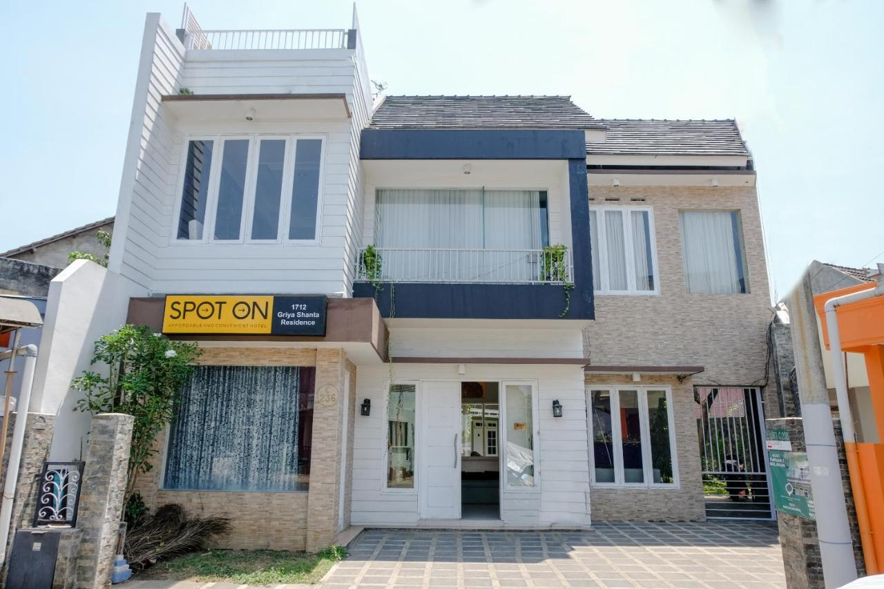 Spot On 1712 Griya Shanta Residence Malang Exterior foto